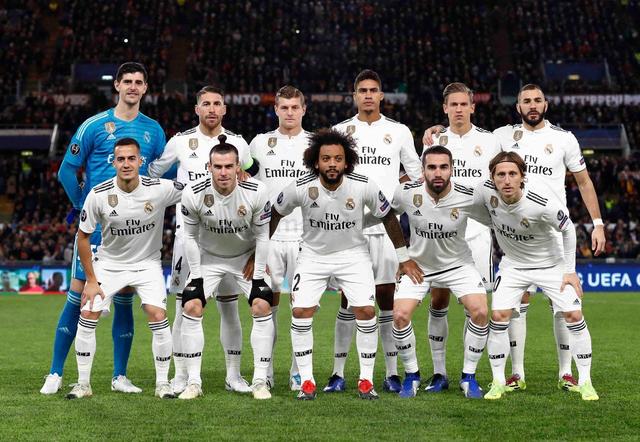 队内两名在 队内两名在