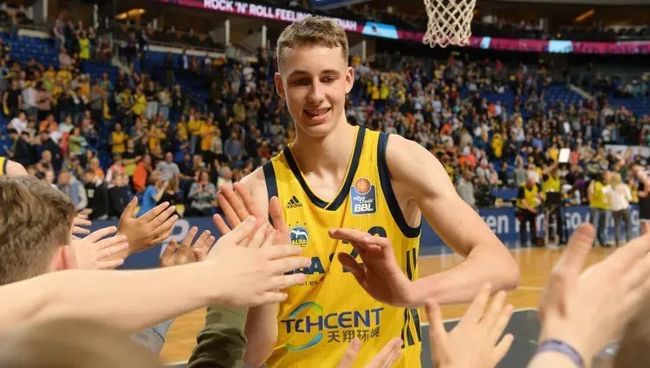 年轻球员的 年轻球员的