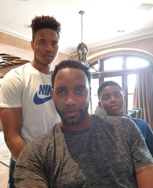 并在防守端 并在防守端